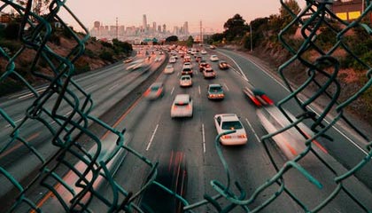 b体育下载_ 《QQ飞车》全球车手挑战赛，速度与激情的较量，qq飞车手游比赛视频