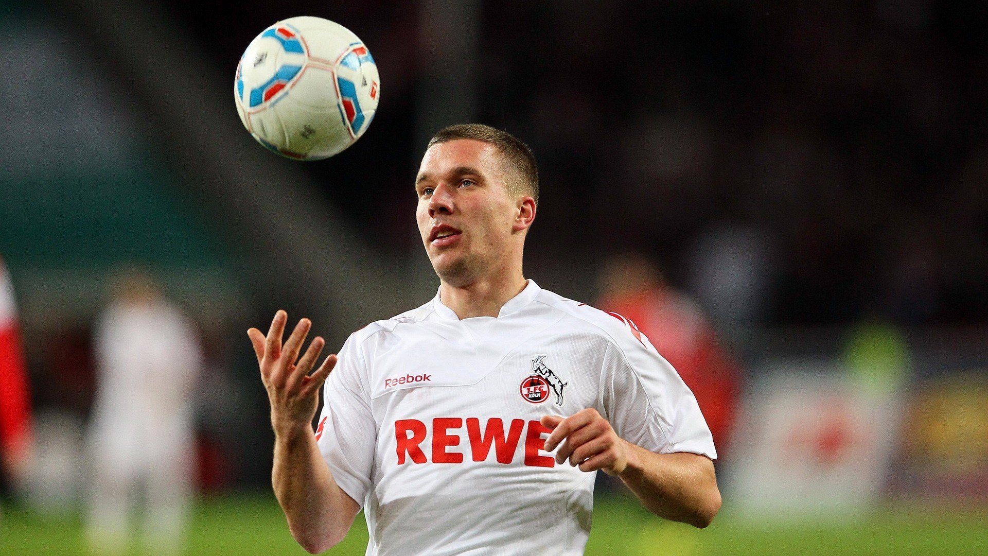 AYXSPORTSAPP-托桑·埃夫布奥姆万成为NBA社交媒体关注焦点，托马斯·埃布纳