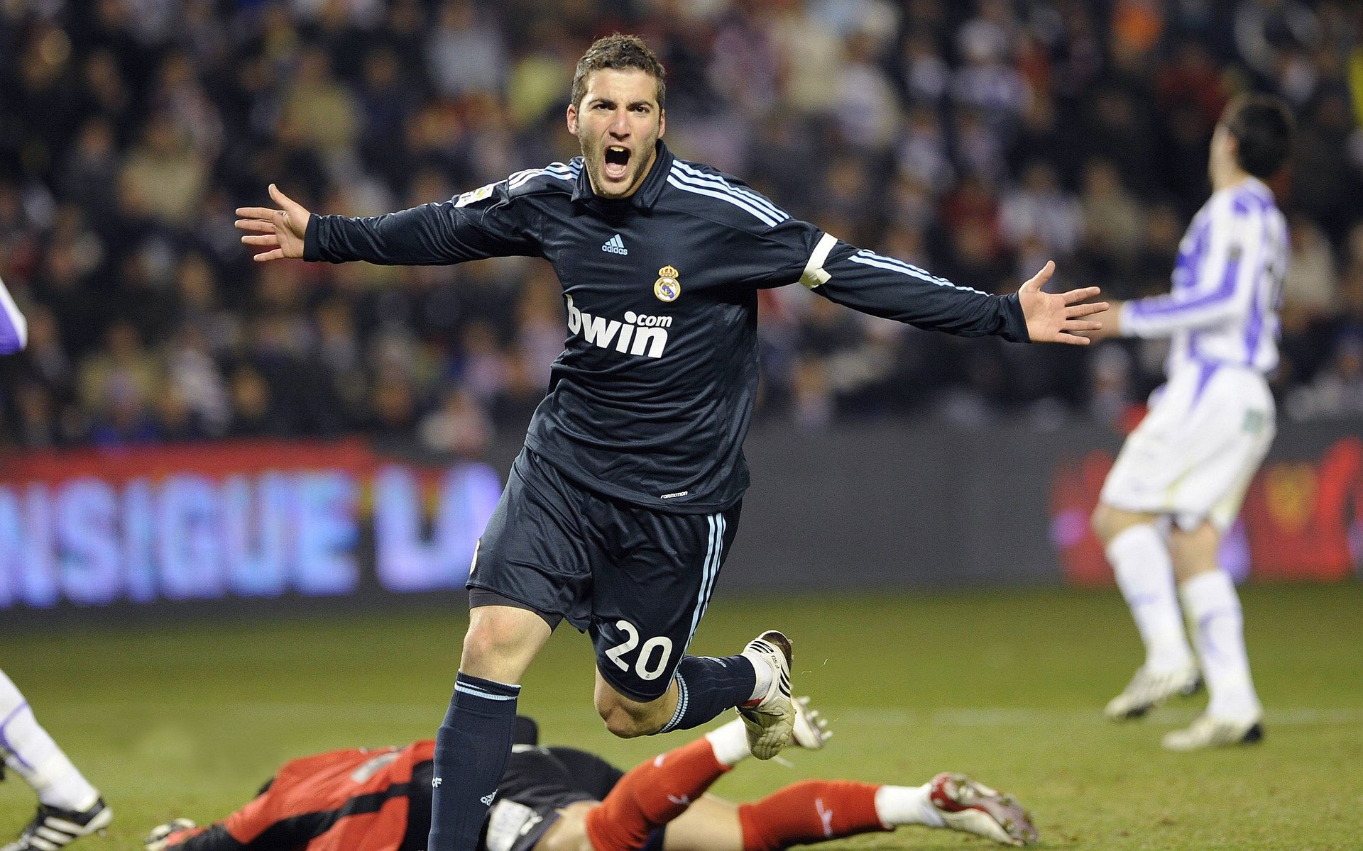 爱游戏体育app-阿丽丝·达马托在体操平衡木项目中夺金